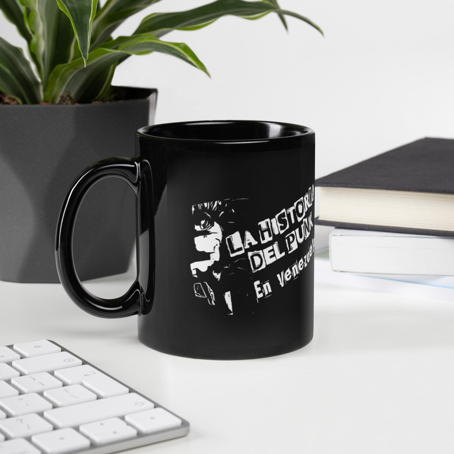 La Historia del Punk en Venezuela Black Glossy Mug