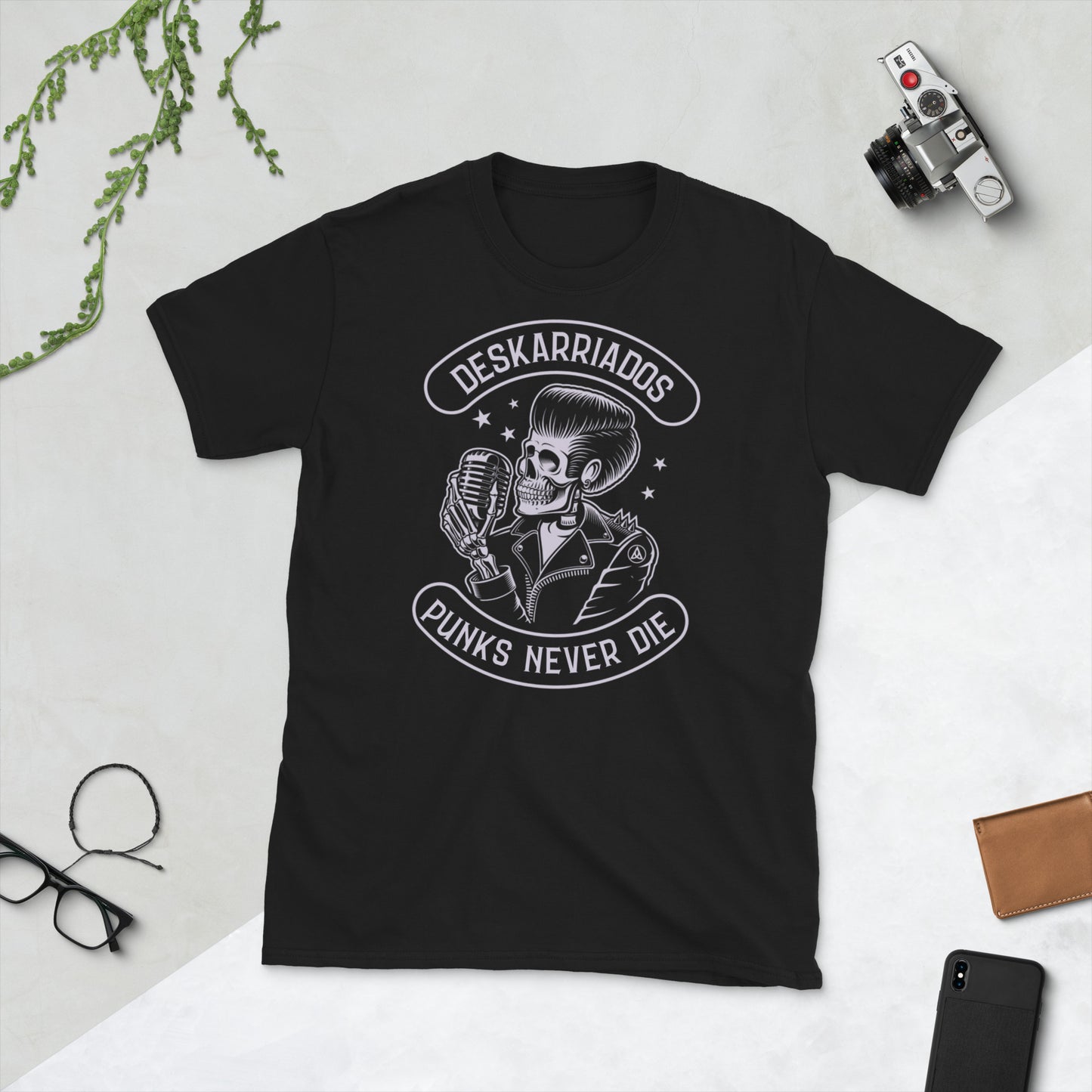 Deskarriados Punks Never Die T-Shirt Purple Black