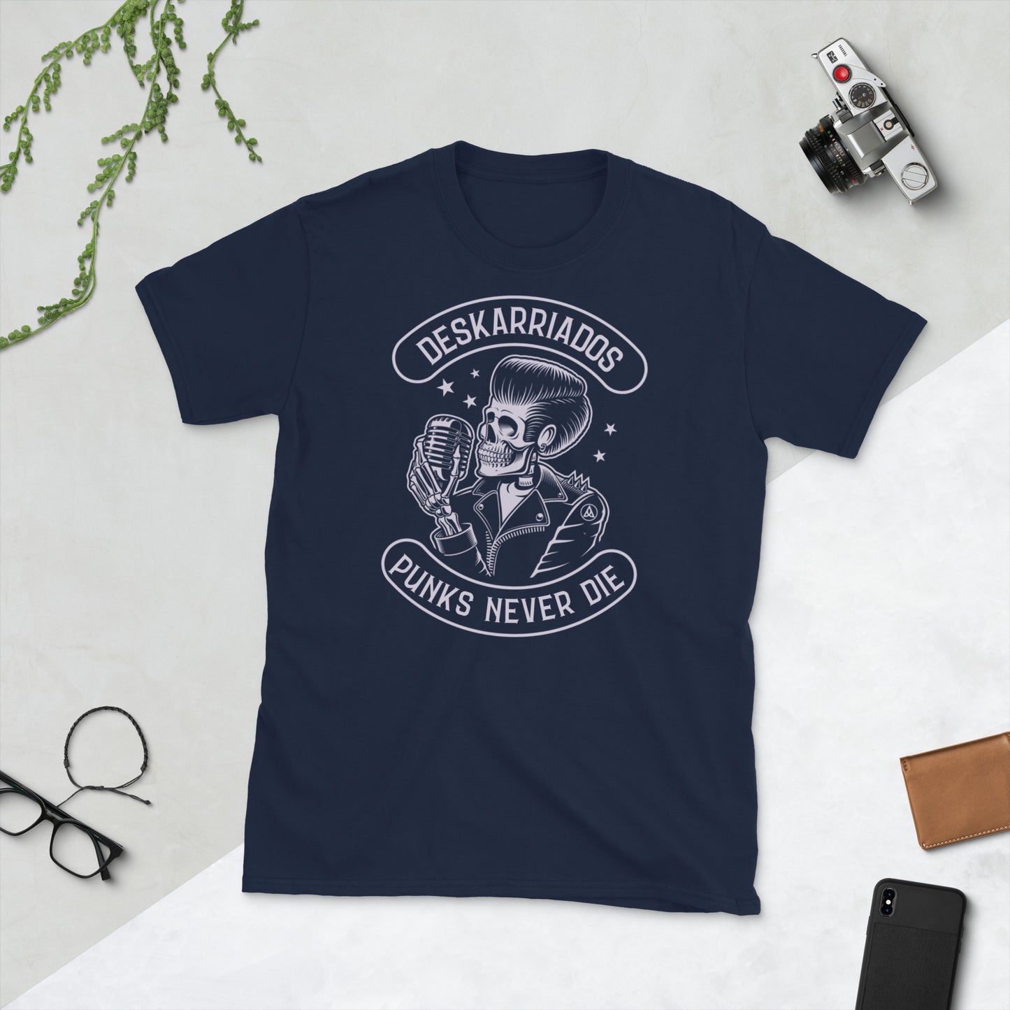 Deskarriados Punks Never Die T-Shirt Purple Black