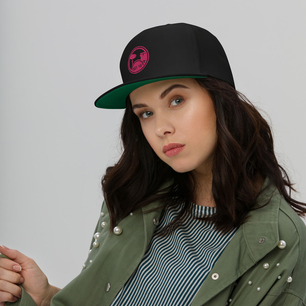 Gorra de visera plana Rock & Yoe Black Pink